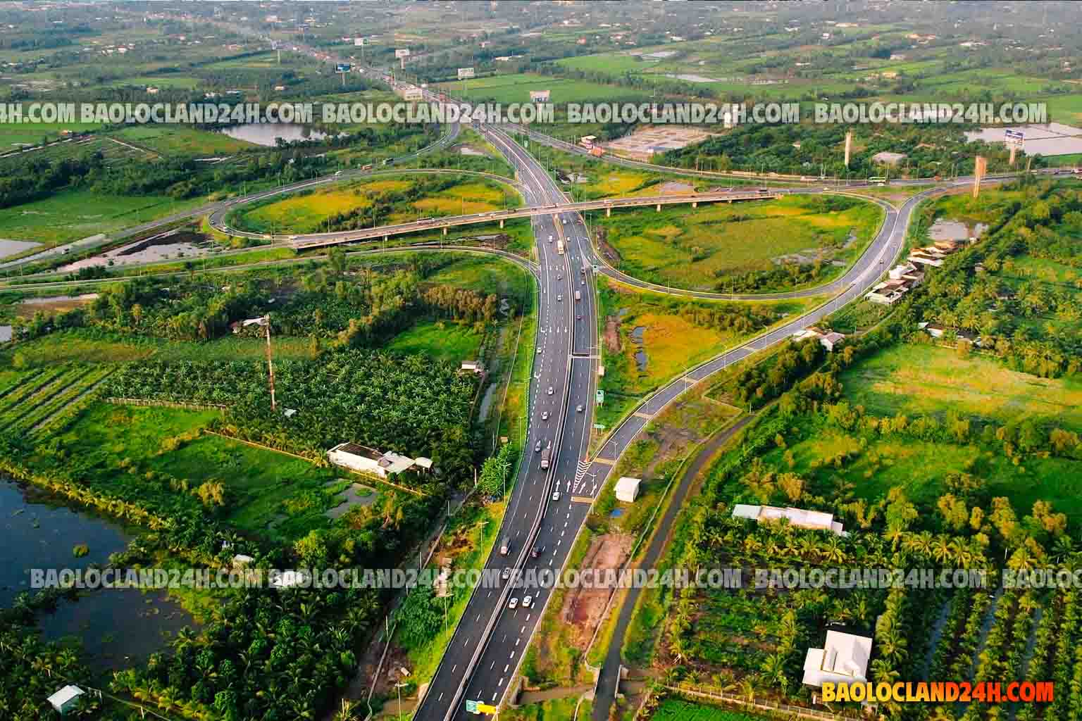 đầu tư đất gần nút thắt cao tốc